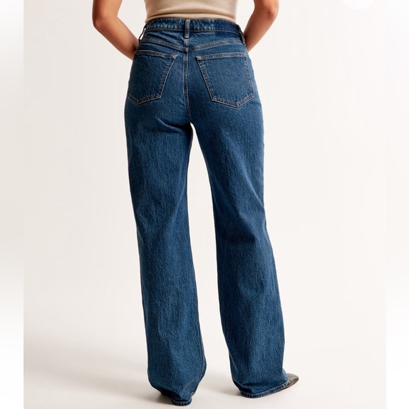 Curve Love High Rise 90s Relaxed Jean - Picture 3 of 5